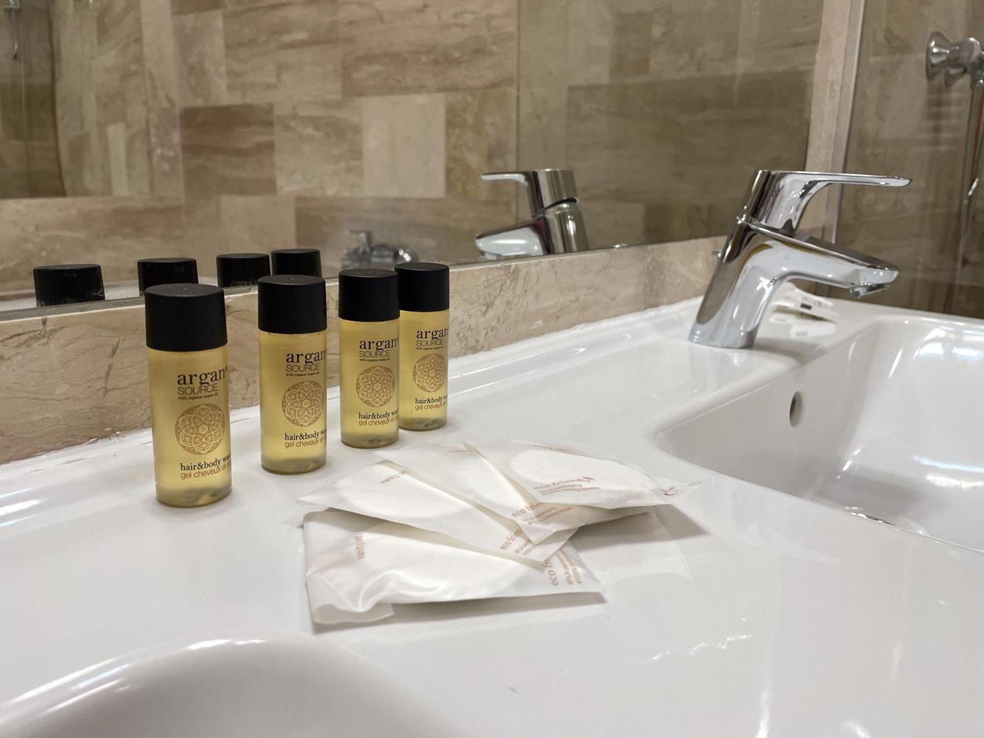 Hotel Reverie - Dependance, Check-In At Metropolitan Star Bratislava Esterno foto