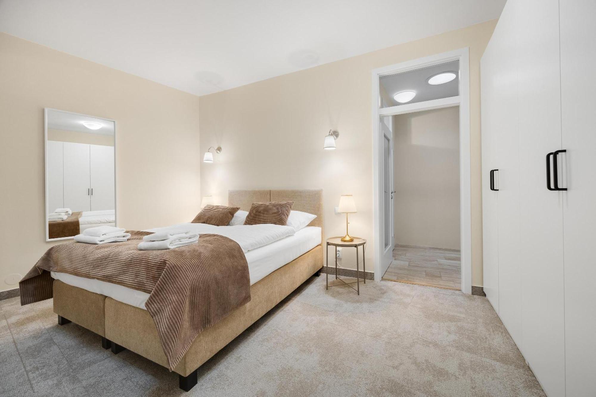 Hotel Reverie - Dependance, Check-In At Metropolitan Star Bratislava Esterno foto