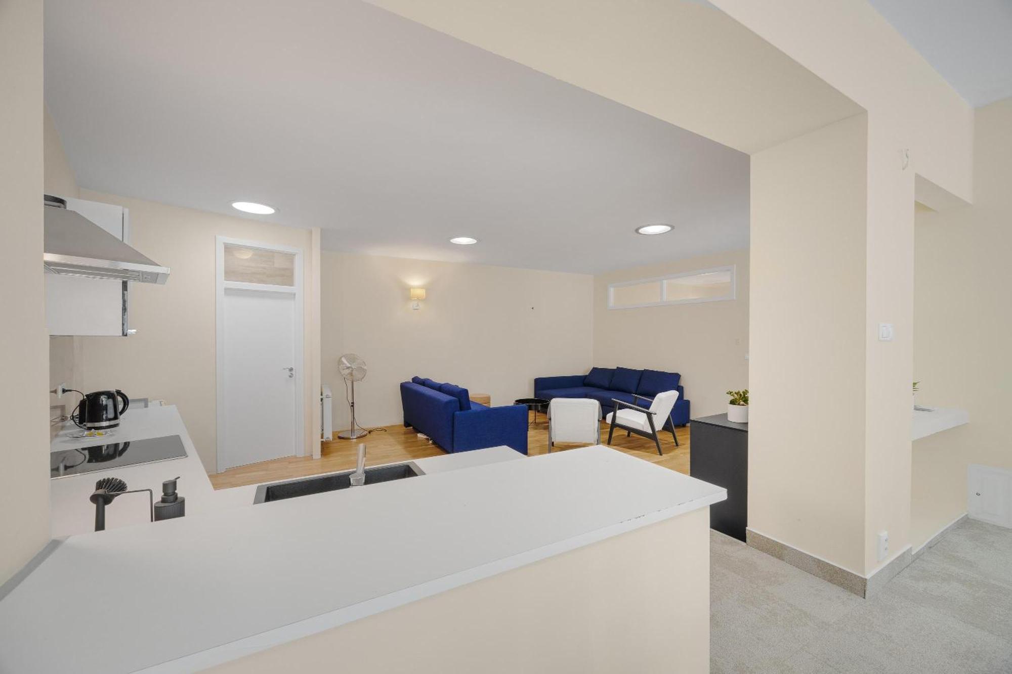 Hotel Reverie - Dependance, Check-In At Metropolitan Star Bratislava Esterno foto