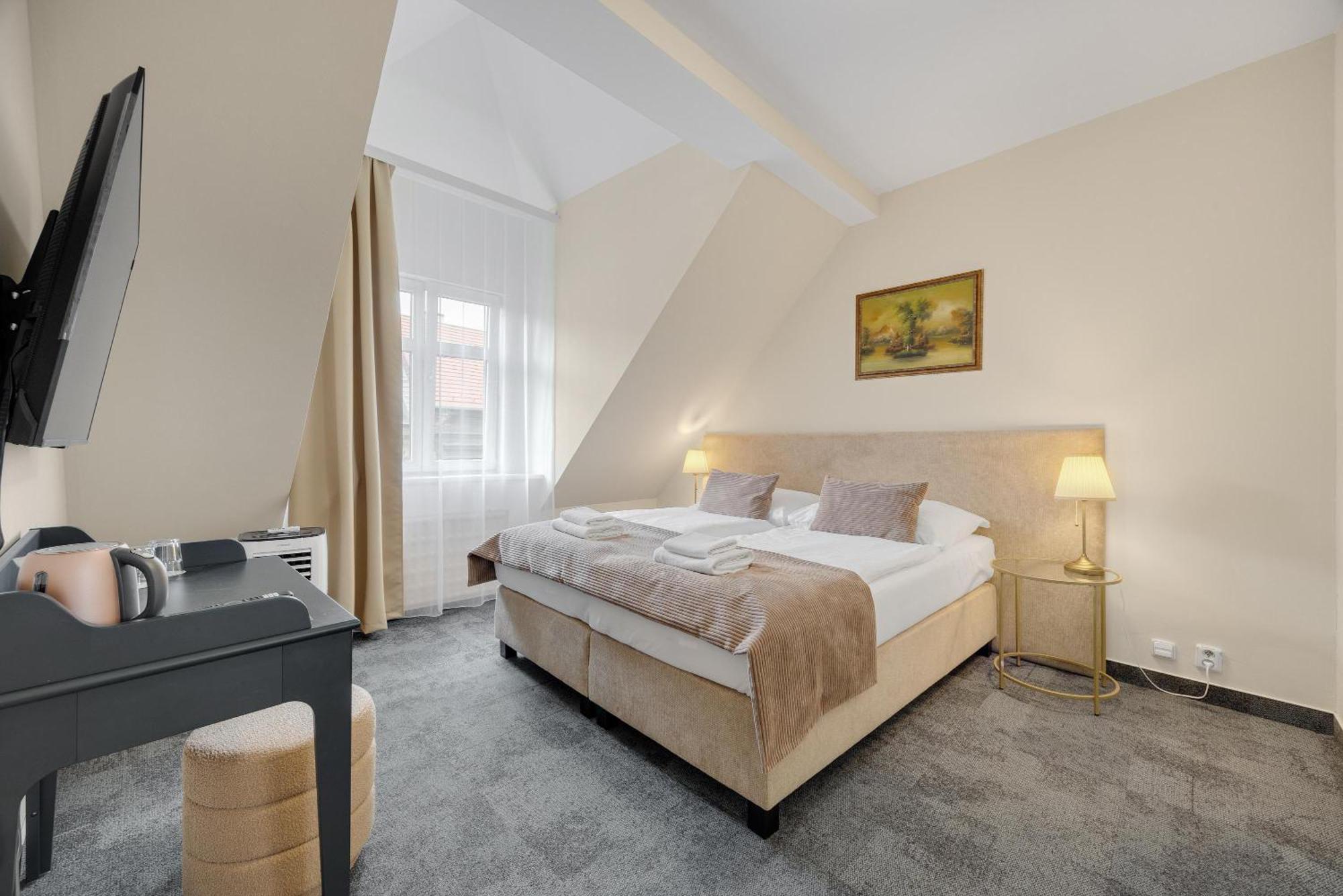 Hotel Reverie - Dependance, Check-In At Metropolitan Star Bratislava Esterno foto