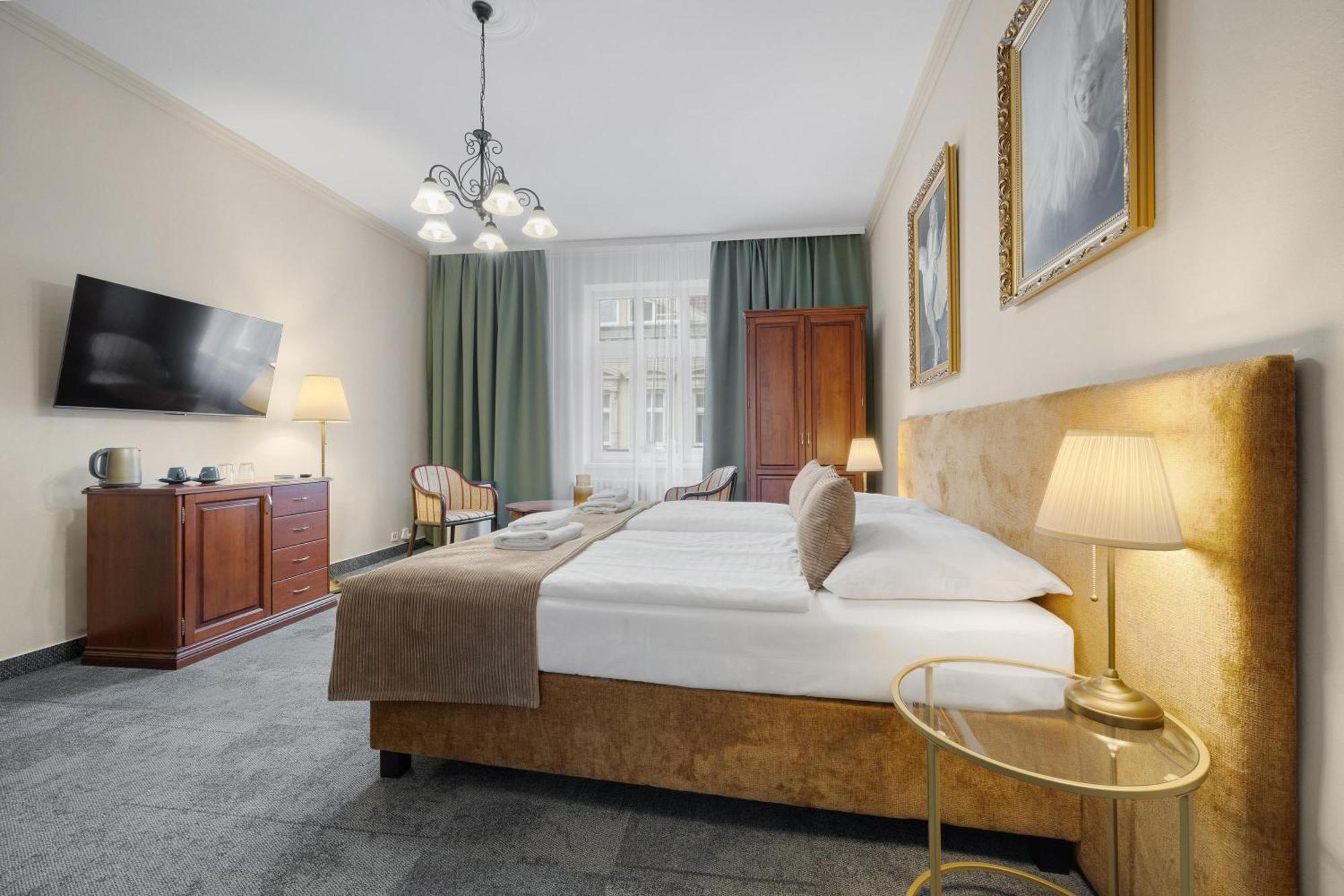 Hotel Reverie - Dependance, Check-In At Metropolitan Star Bratislava Esterno foto